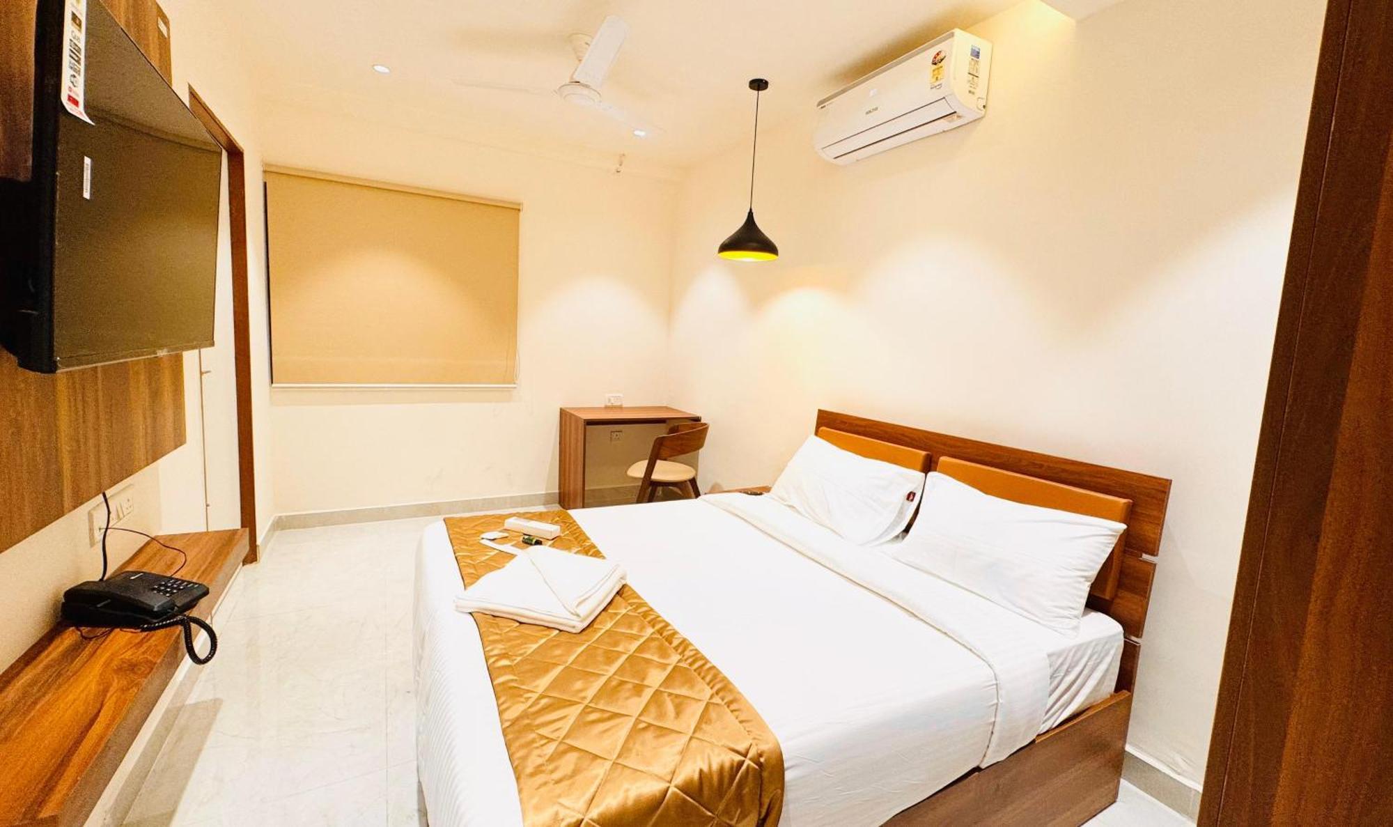 Hotel Star Avenue - Indiranagar Бангалор Екстериор снимка