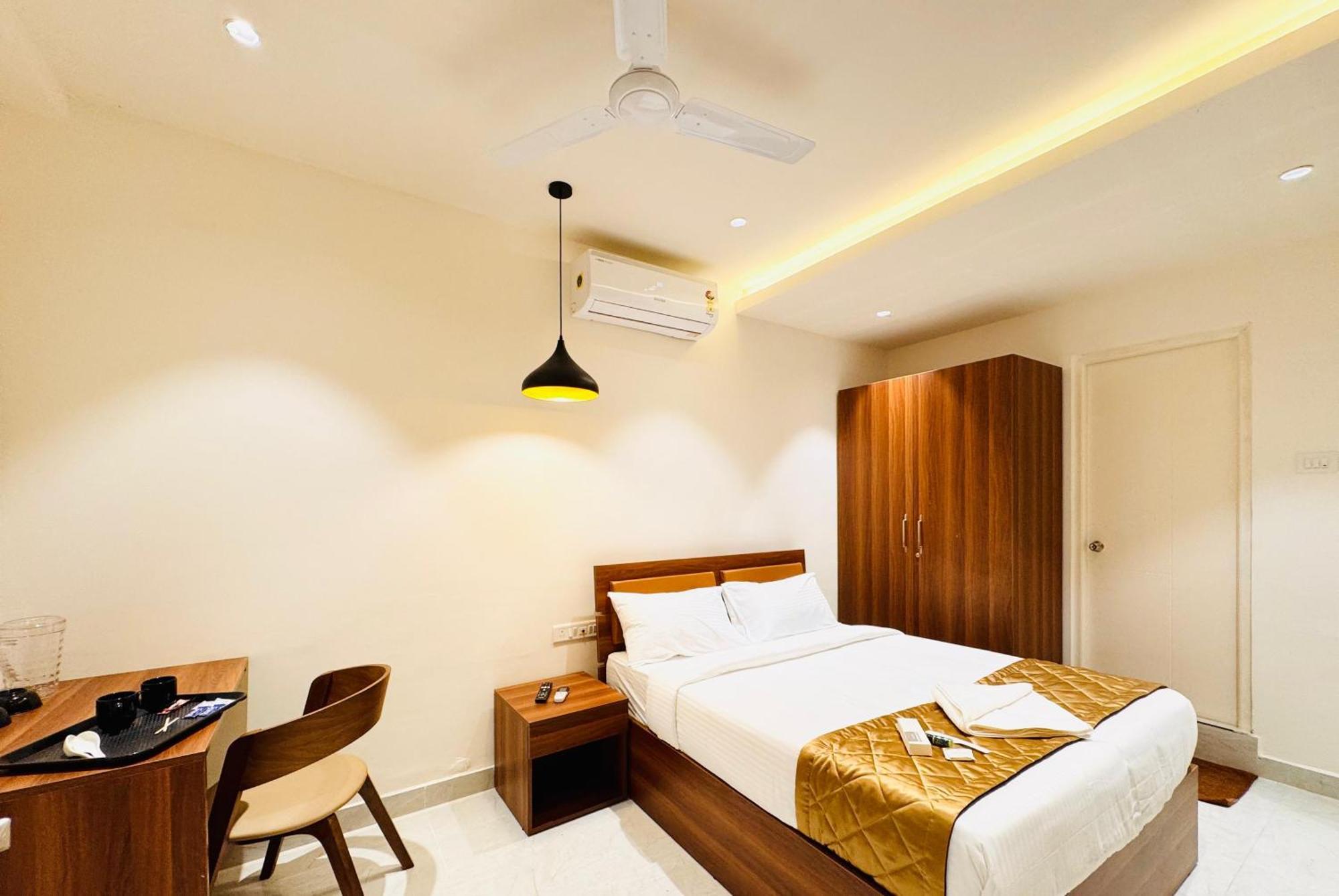 Hotel Star Avenue - Indiranagar Бангалор Екстериор снимка