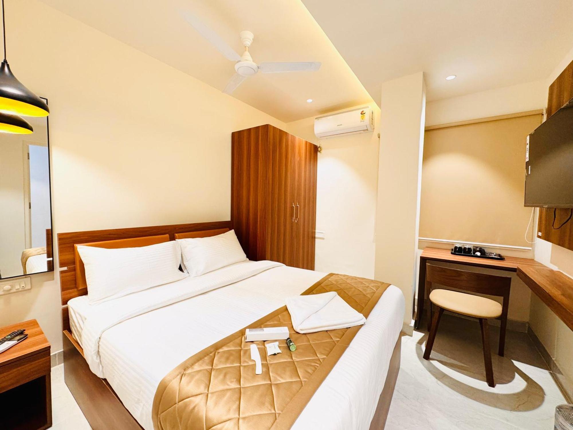 Hotel Star Avenue - Indiranagar Бангалор Екстериор снимка