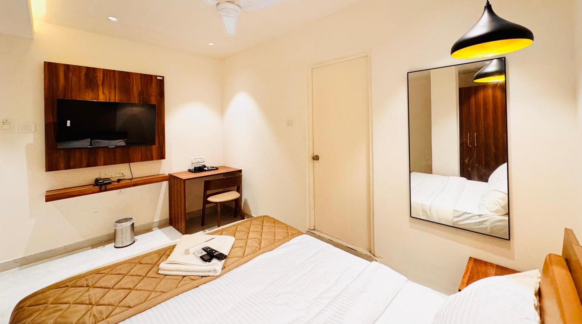 Hotel Star Avenue - Indiranagar Бангалор Екстериор снимка