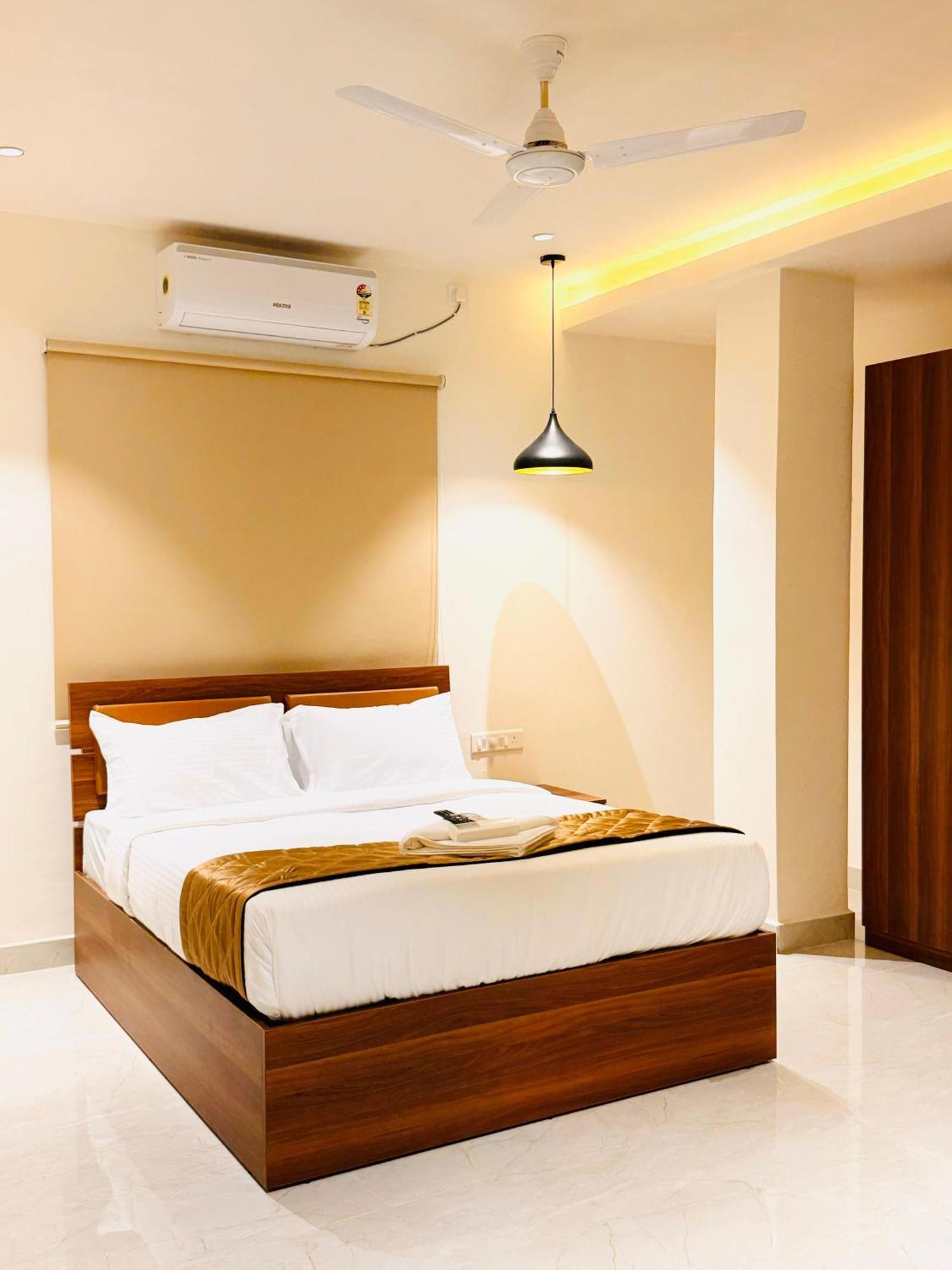 Hotel Star Avenue - Indiranagar Бангалор Екстериор снимка