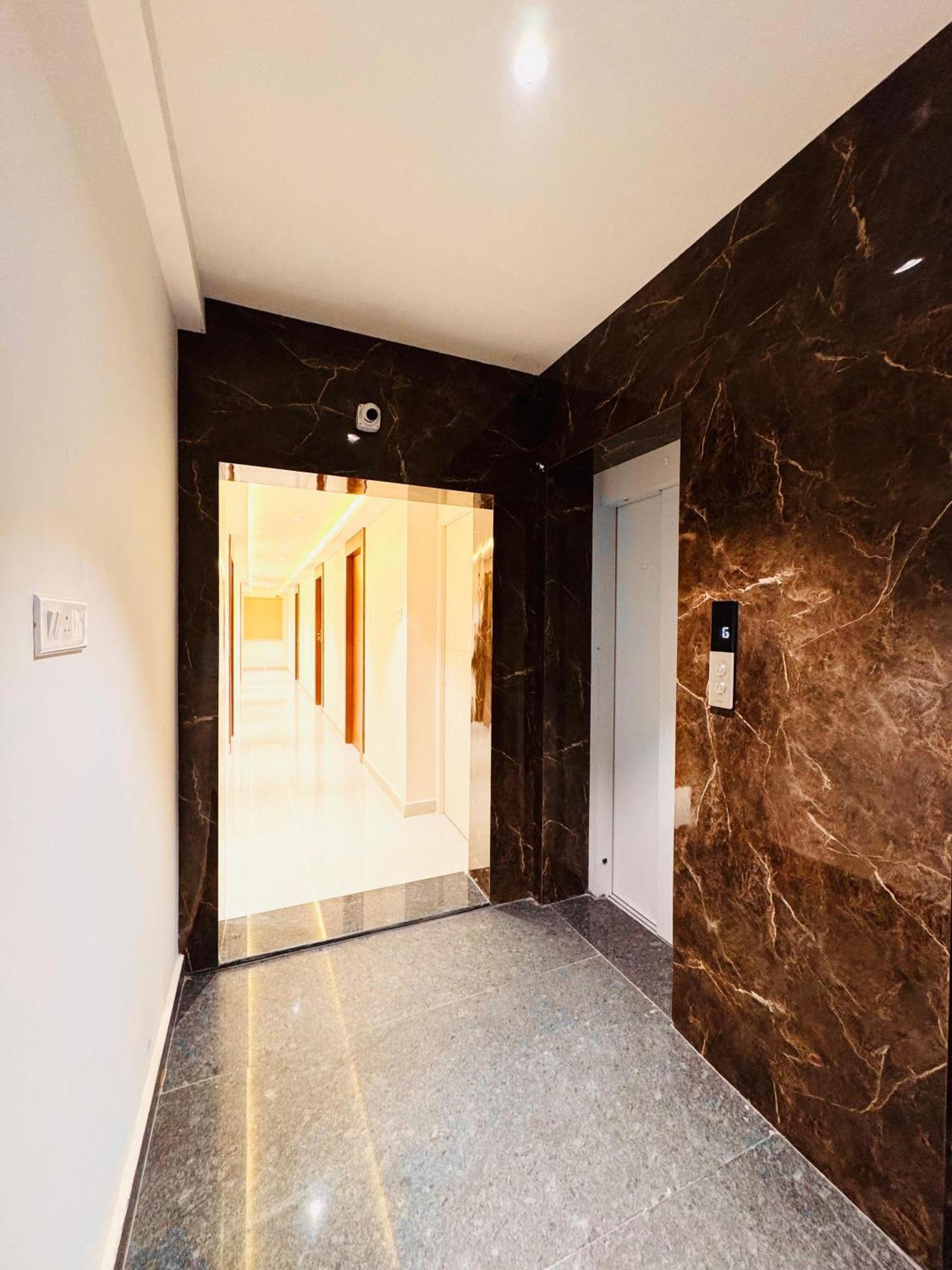 Hotel Star Avenue - Indiranagar Бангалор Екстериор снимка