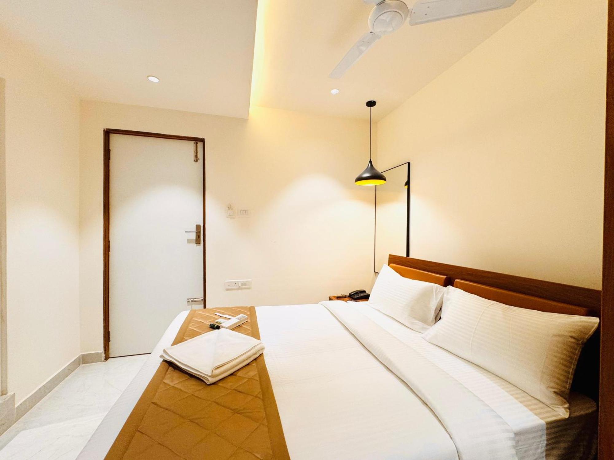 Hotel Star Avenue - Indiranagar Бангалор Екстериор снимка