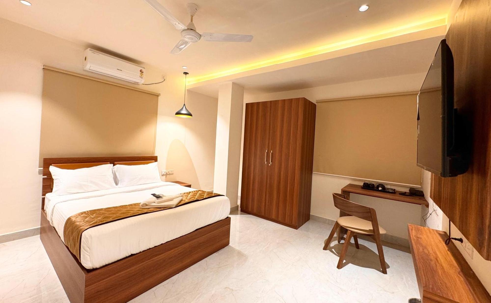 Hotel Star Avenue - Indiranagar Бангалор Екстериор снимка